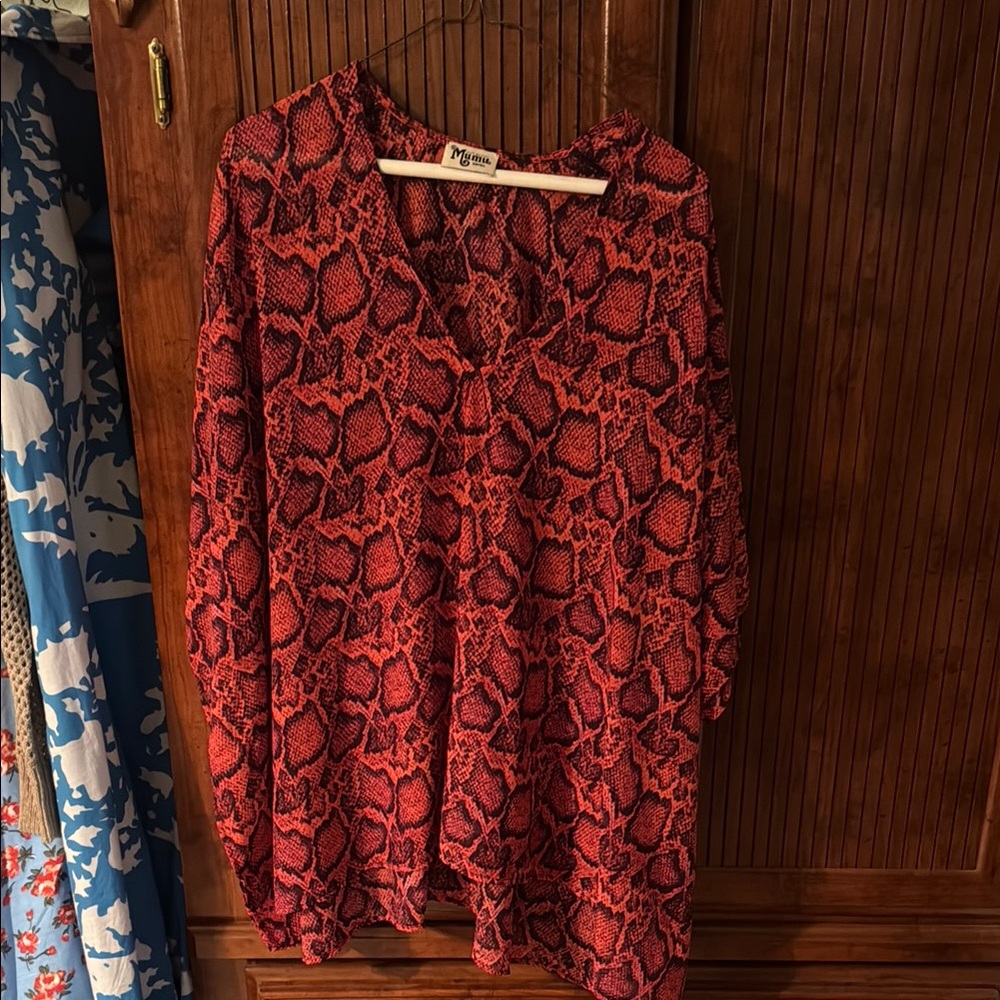 Show Me Your MuMu Red and Black Graphic Long Sleeve Blouse